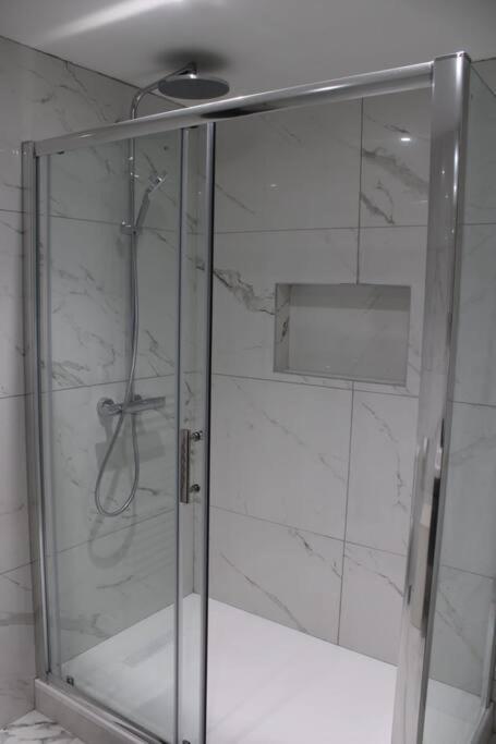 5 Star Apartment London Eksteriør billede